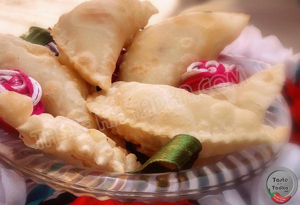 Khoya- Mawa Gujiya Recipe - Tastekatadka